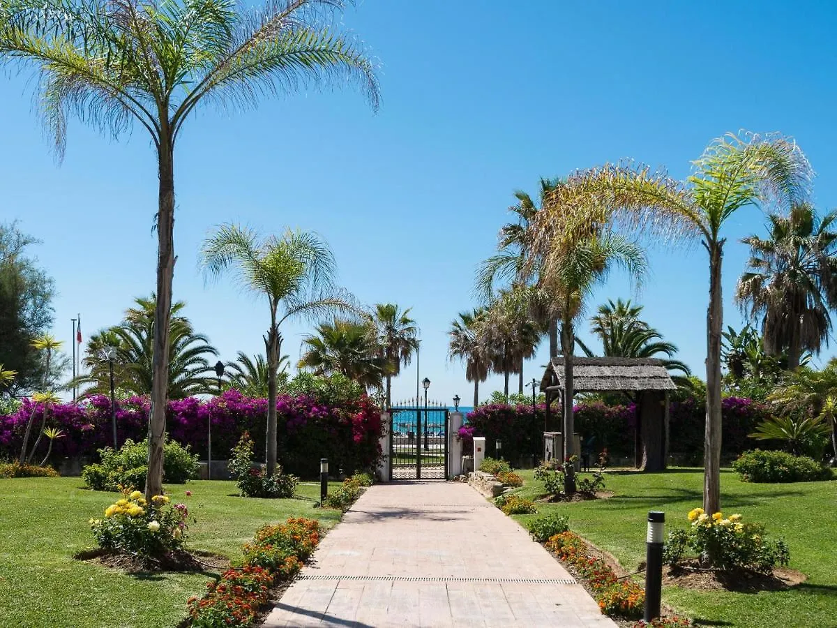 Vacation Marbella I Banus Waterfront Penthouse Marina, Sea View, Beachfront