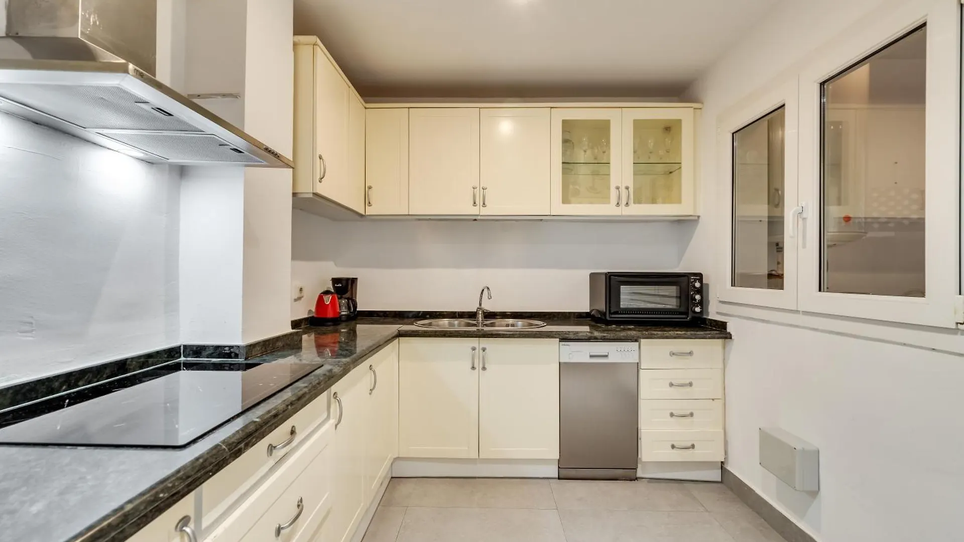 Vacation Marbella I Banus Waterfront Penthouse Marina, Sea View, Beachfront Apartment