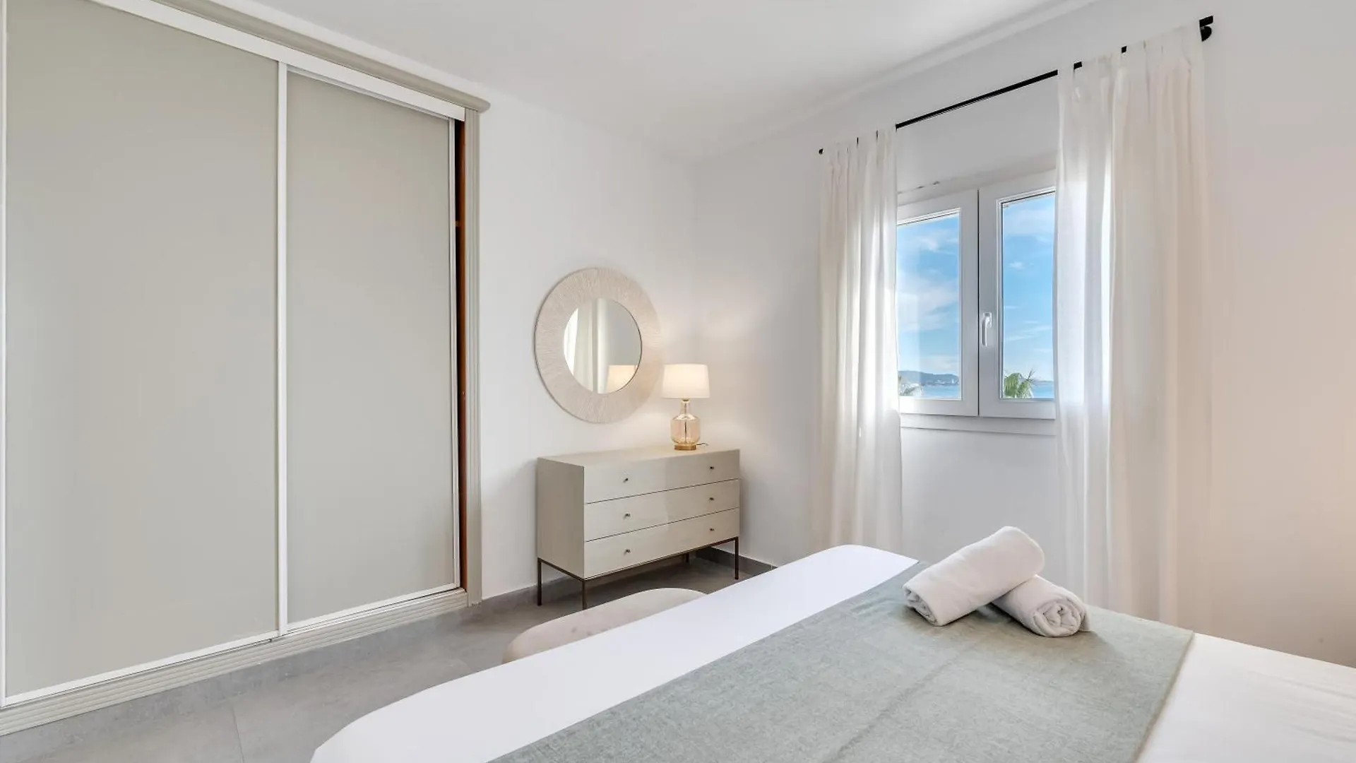 Vacation Marbella I Banus Waterfront Penthouse Marina, Sea View, Beachfront
