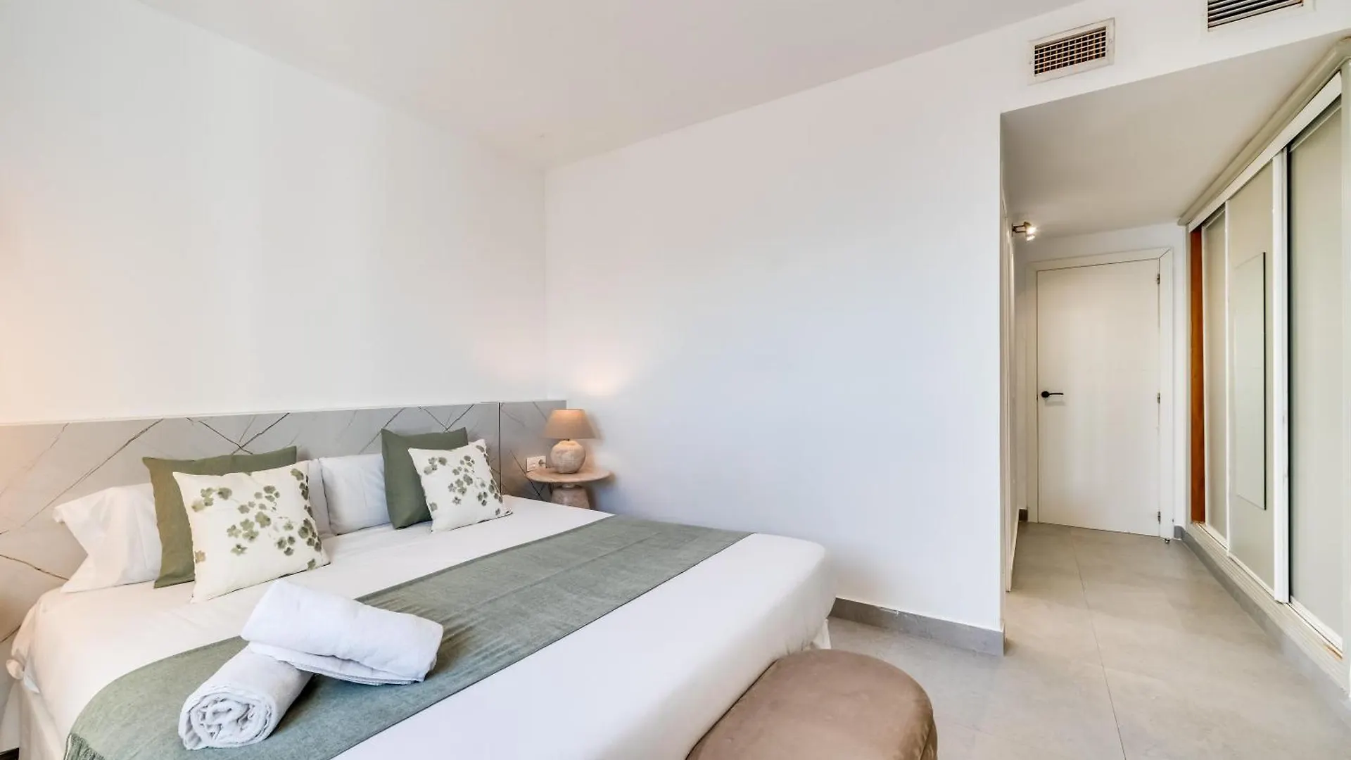 Apartment Vacation Marbella I Banus Waterfront Penthouse Marina, Sea View, Beachfront